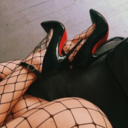 fortheloveofredsoles avatar