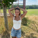 girlwithherbow02 avatar