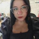 ladyywithafan avatar