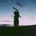 laragazzaconlamagliettalarga avatar