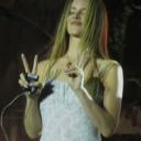 violetsandbluebanisters avatar